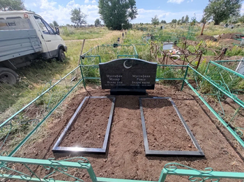 Памятник с тротуарной плиткой B13 1100х500х80 мм