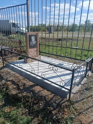 Стандартный памятник AZ12 800х500х50 мм