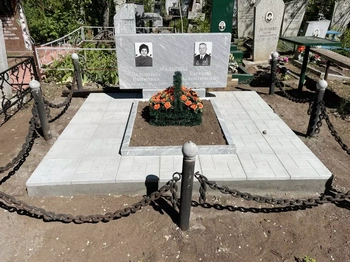 Памятник с тротуарной плиткой B9 1200х600х80 мм