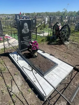Памятник с тротуарной плиткой B16 1000х500х80 мм
