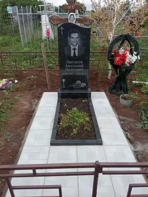 Памятник с тротуарной плиткой B11 1100х500х80 мм