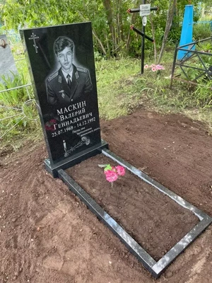 Стандартный памятник AZ10 1000х500х80 мм